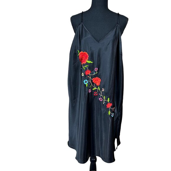 Cacique Other - Cacique Vintage Black Gothic Embroidered Chemise Negligee Nightgown Size 22/24